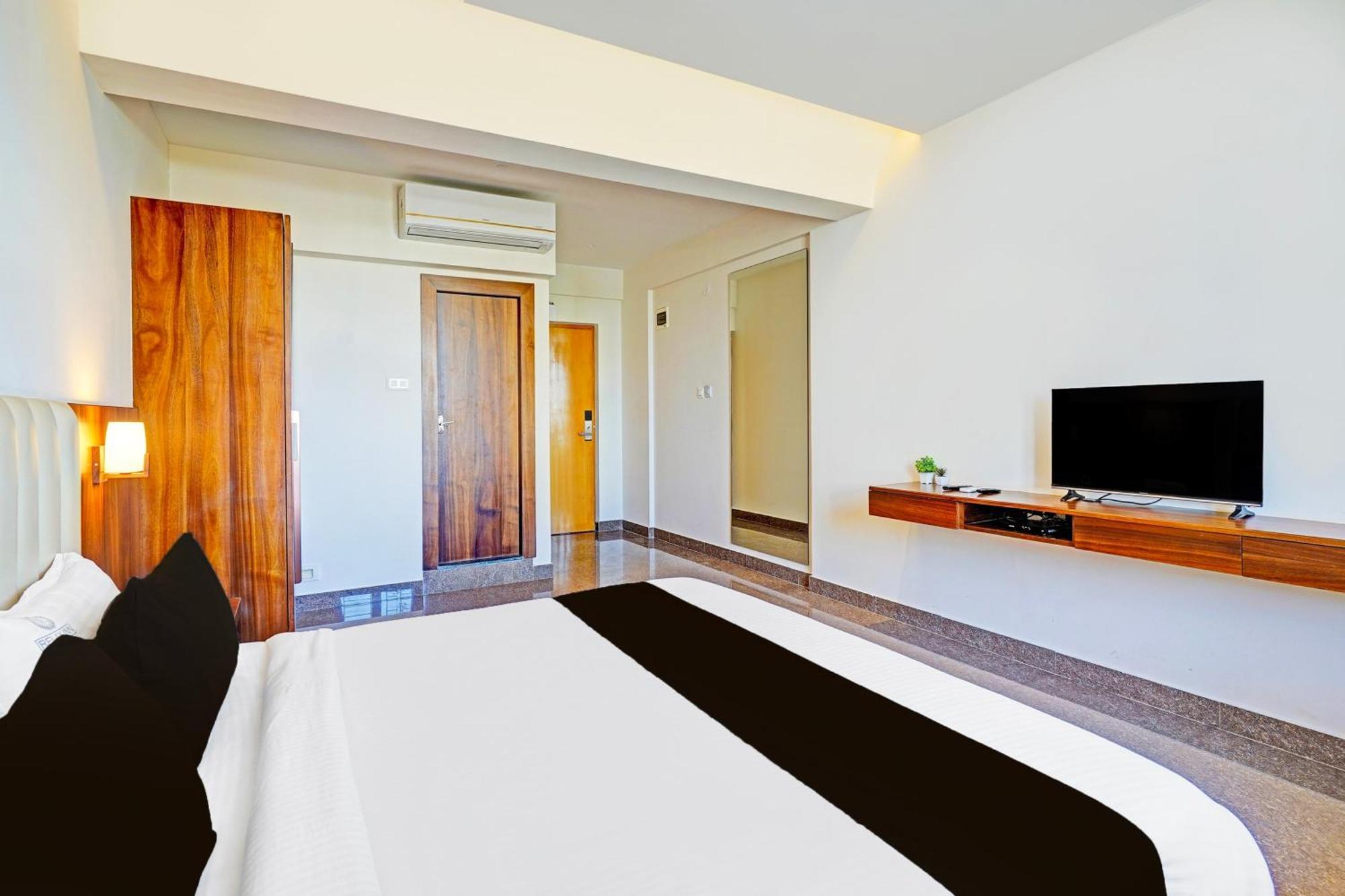 Super Townhouse Oak Electronic City Formerly Hotel Trubell Kammasandra Kültér fotó